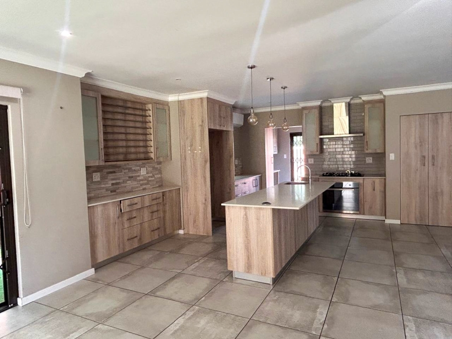 3 Bedroom Property for Sale in Van Der Hoff Park North West